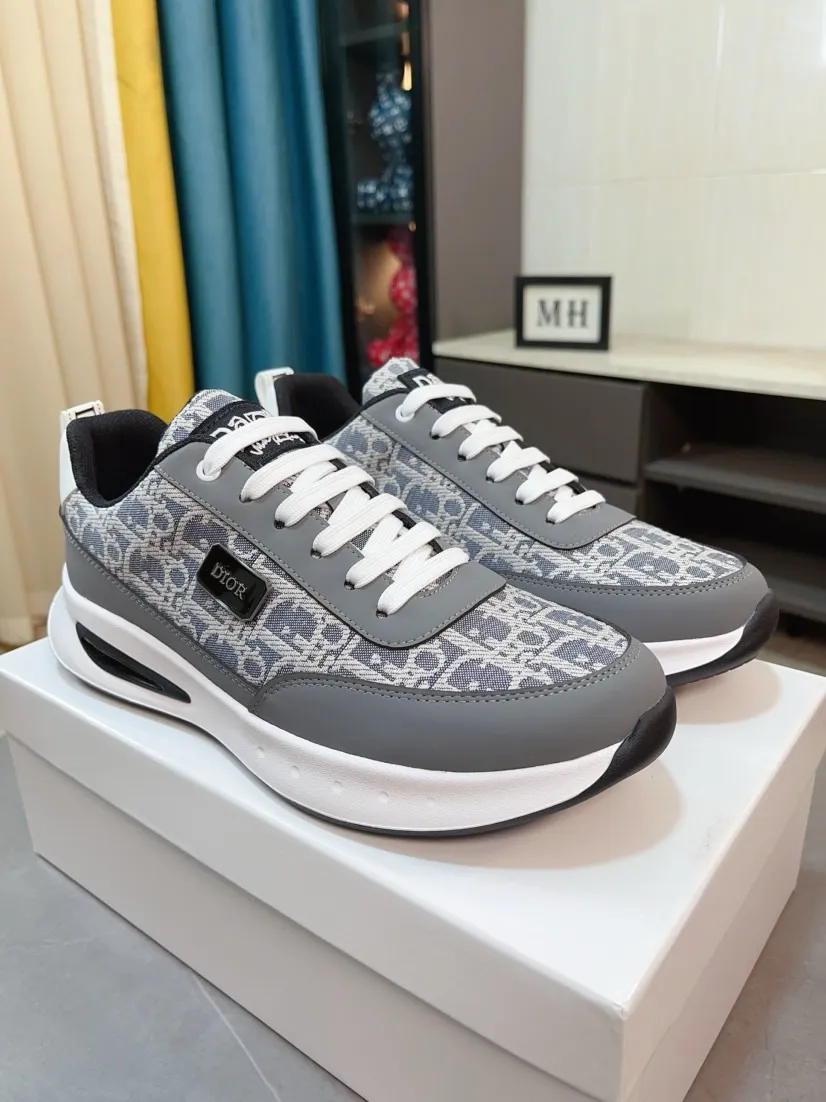Men's men's shoes 💰440🌹🌹【Dior】Best-selling official website world premiere🔝High-end men's shoes brand official website latest series: The upper is made of imported cowhide with specially designed fabrics➕Mesh breathable lining. Make walking more convenient and comfortable! Compared with the official quality, Midea’s 1:1 replica. Create a fashionable personality to set off your uniqueness! A must-have for trendy men! Classic style. Men's sizes: 38-44.